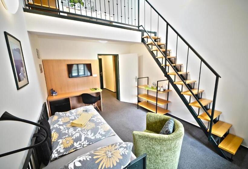 标准三人间, Wellness Hotel Lihovar