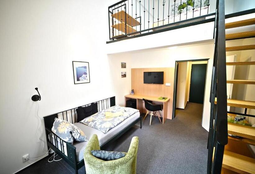 标准三人间, Wellness Hotel Lihovar