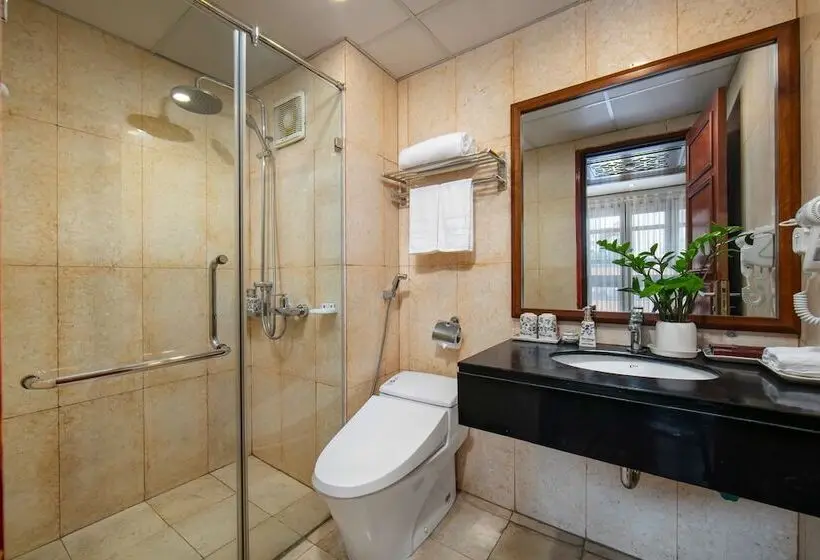 اتاق خانوادگی تودرتو, Hanoi Nostalgia Hotel & Spa