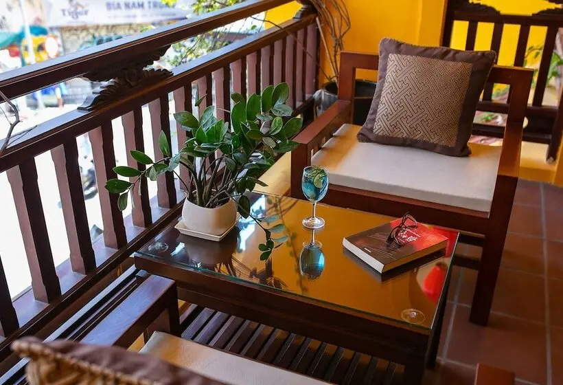 سوئیت با بالکن, Hanoi Nostalgia Hotel & Spa