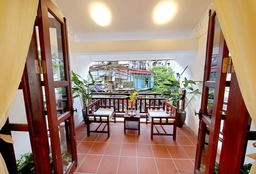 سوئیت با بالکن, Hanoi Nostalgia Hotel & Spa