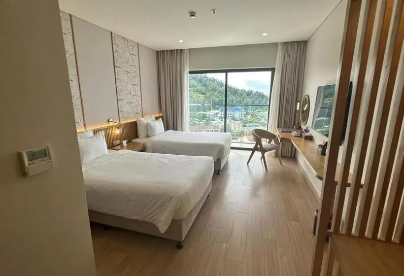 اتاق استاندارد با بالکن, Seabird Hotel Thien Cam