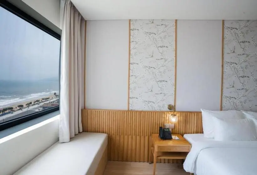 اتاق لوکس با چشم‌انداز دریا, Seabird Hotel Thien Cam