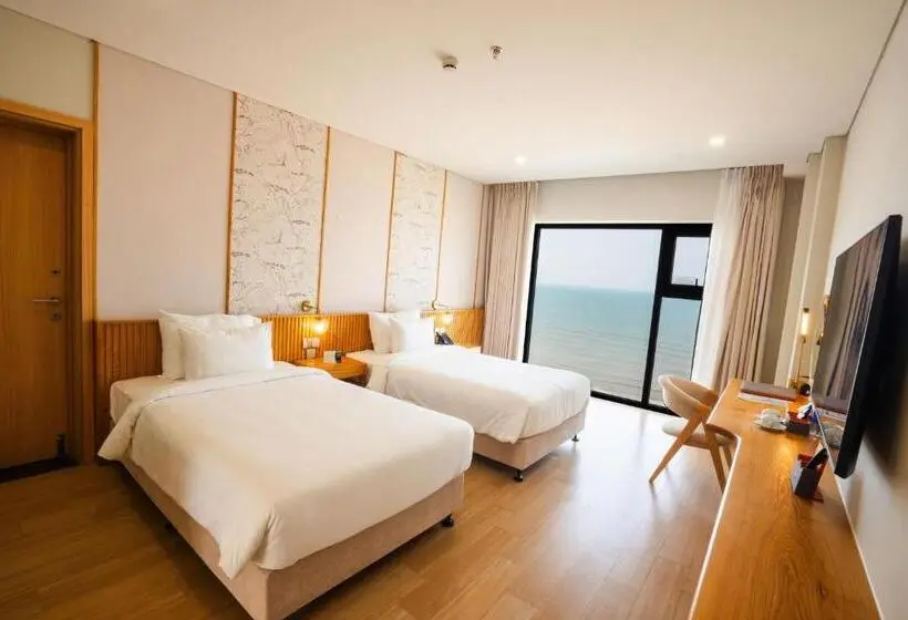 اتاق لوکس با چشم‌انداز دریا, Seabird Hotel Thien Cam