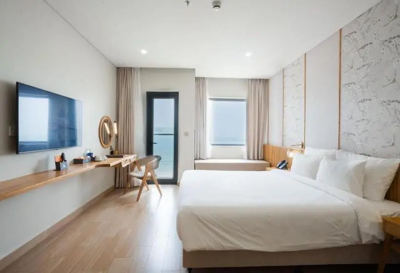 اتاق لوکس با چشم‌انداز دریا, Seabird Hotel Thien Cam