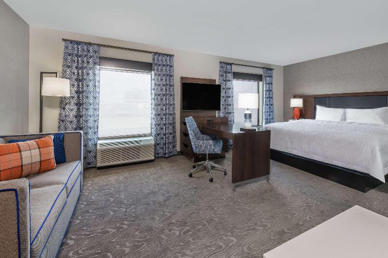 سوئیت با تخت بزرگ, Hampton Inn & Suites Fort Wayne Downtown