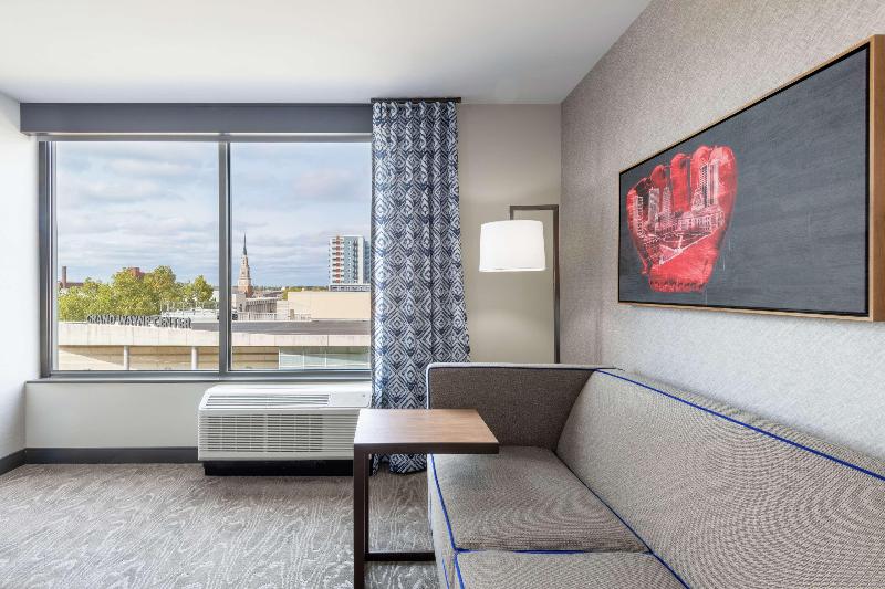 اتاق استاندارد با تخت بزرگ, Hampton Inn & Suites Fort Wayne Downtown