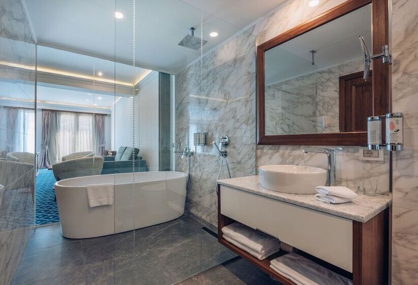 سوییت جونیور, Iberostar Waves Slavija