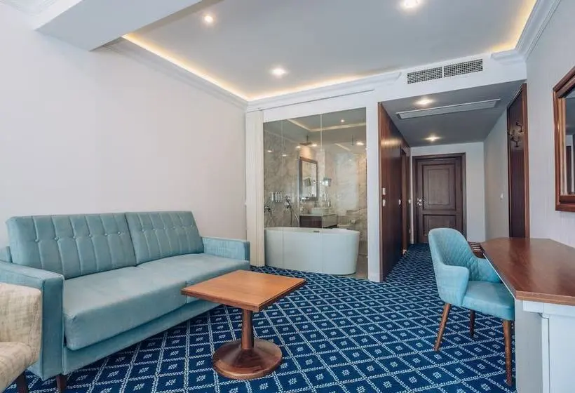 سوییت جونیور, Iberostar Waves Slavija