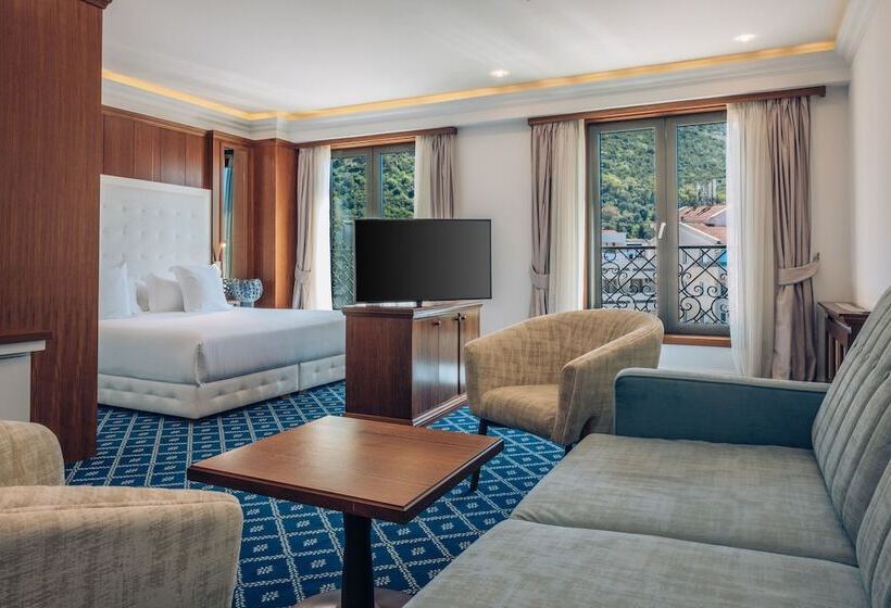 سوییت جونیور, Iberostar Waves Slavija
