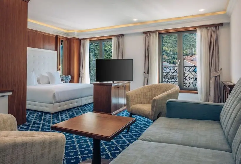 سوییت جونیور, Iberostar Waves Slavija