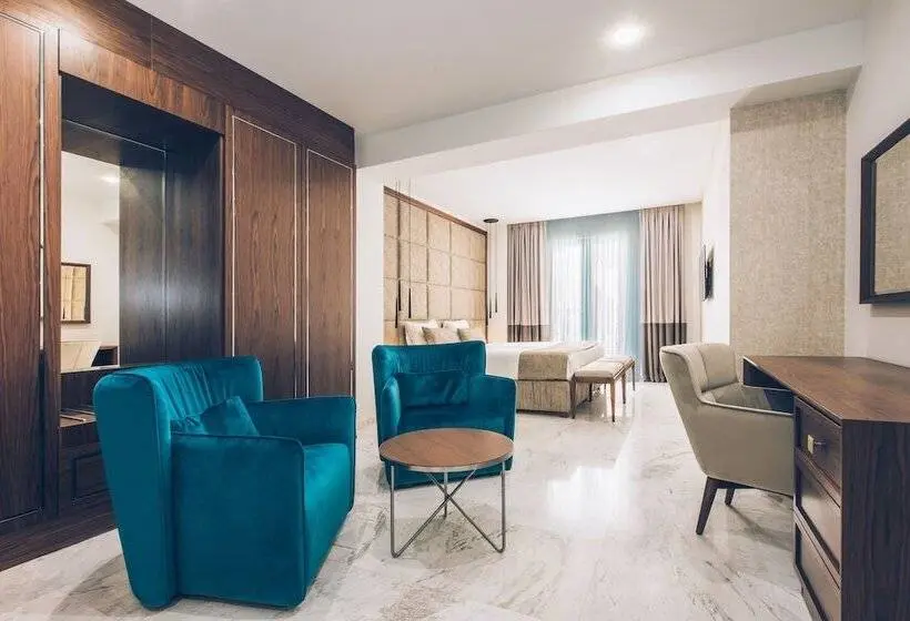 اتاق اساندارد با چشم‌انداز جانبی به دریا, Iberostar Waves Slavija