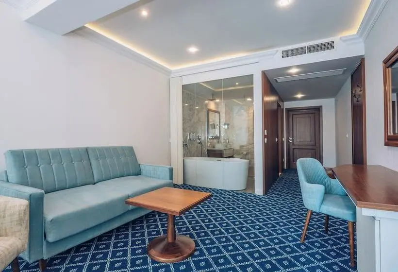 سوییت جونیور, Iberostar Waves Slavija