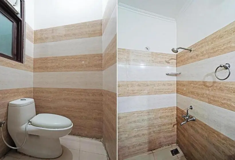 スタンダードルーム, Golden Imperial Near Pvr Ansal Plaza Greater Noida