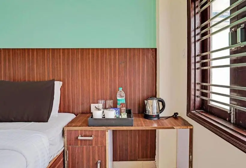 スタンダードルーム, Golden Imperial Near Pvr Ansal Plaza Greater Noida