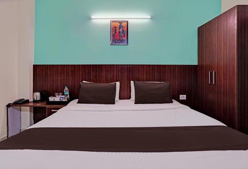 Standard-huone, Golden Imperial Near Pvr Ansal Plaza Greater Noida
