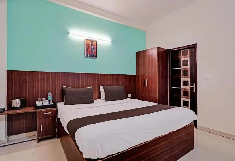 スタンダードルーム, Golden Imperial Near Pvr Ansal Plaza Greater Noida