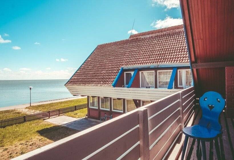 اتاق خانوادگی با سرویس بهداشتی مشترک, Guboja