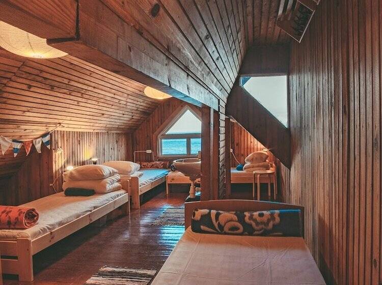 اتاق خانوادگی با سرویس بهداشتی مشترک, Guboja