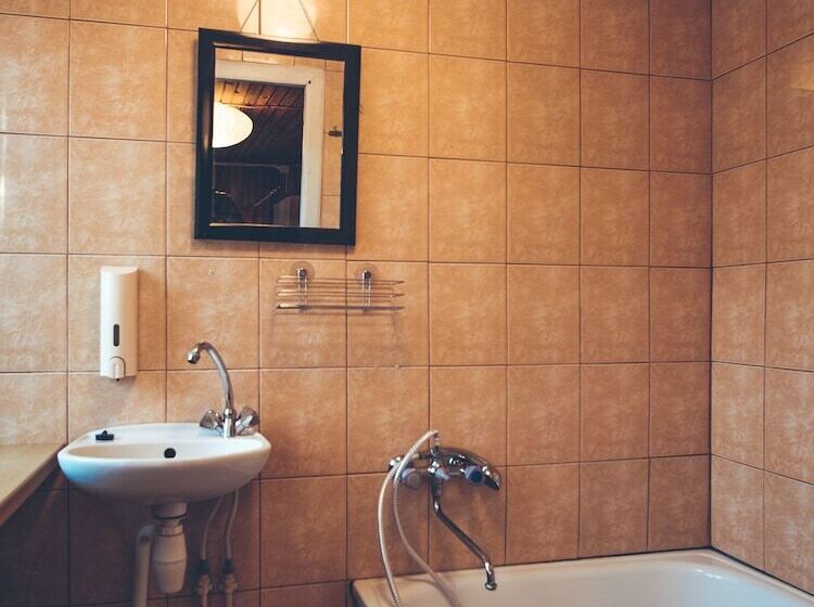 اتاق استاندارد, Guboja