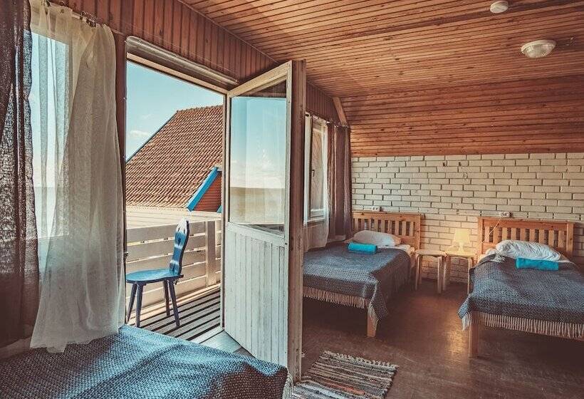 اتاق خانوادگی با سرویس بهداشتی مشترک, Guboja