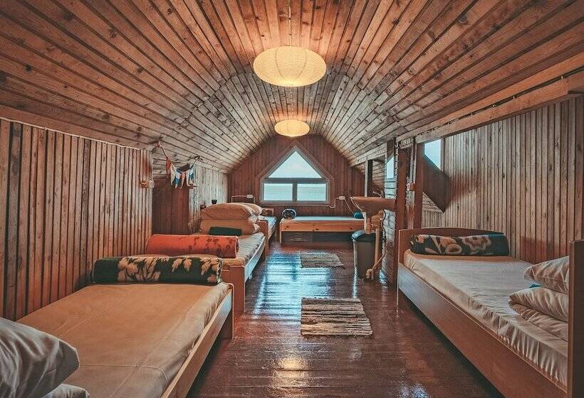 اتاق خانوادگی با سرویس بهداشتی مشترک, Guboja