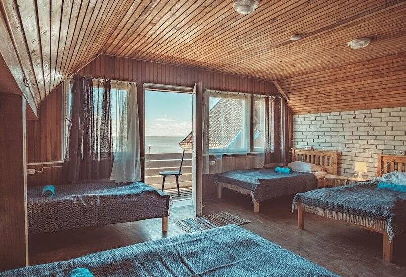 اتاق خانوادگی با سرویس بهداشتی مشترک, Guboja