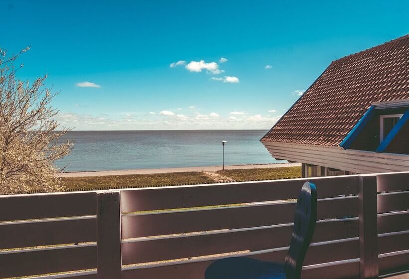 اتاق خانوادگی با سرویس بهداشتی مشترک, Guboja