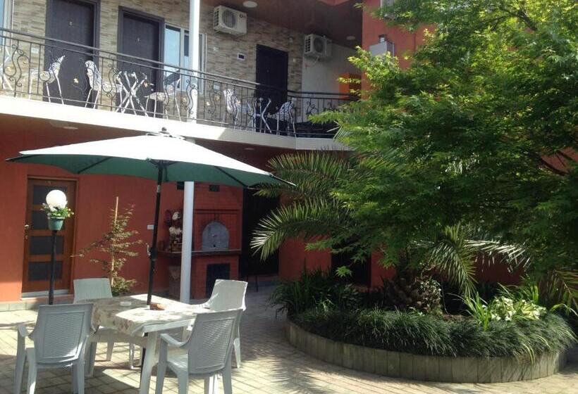اتاق استاندارد چهار تخته, Nikas Guest House