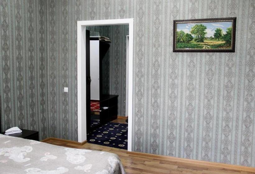 اتاق استاندارد سه نفره, Zarafshon In Dushanbe