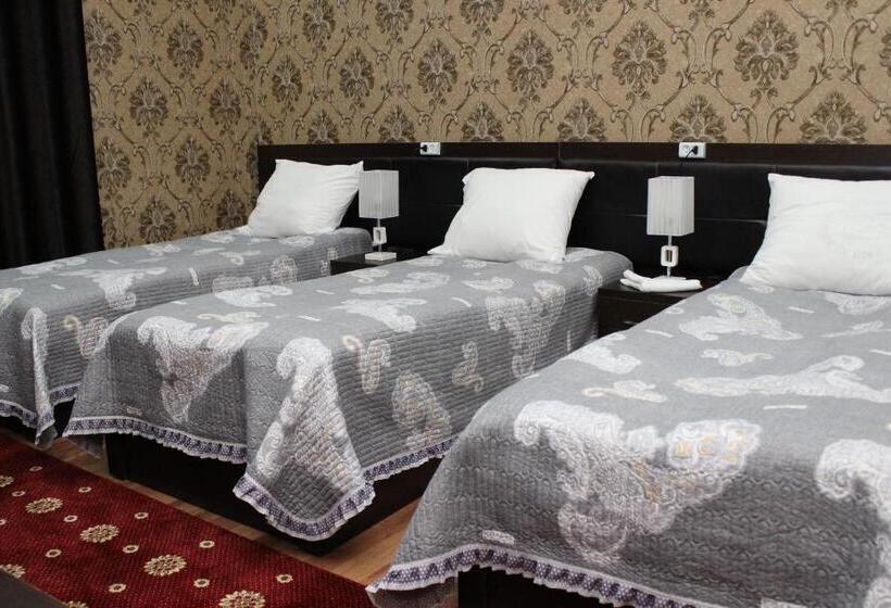 اتاق استاندارد سه نفره, Zarafshon In Dushanbe