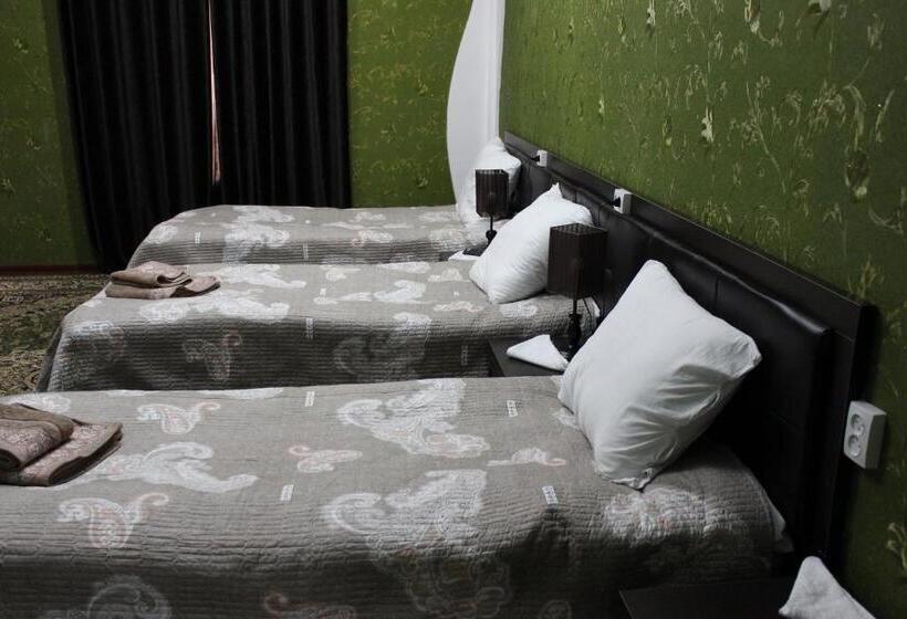 اتاق استاندارد چهار تخته, Zarafshon In Dushanbe