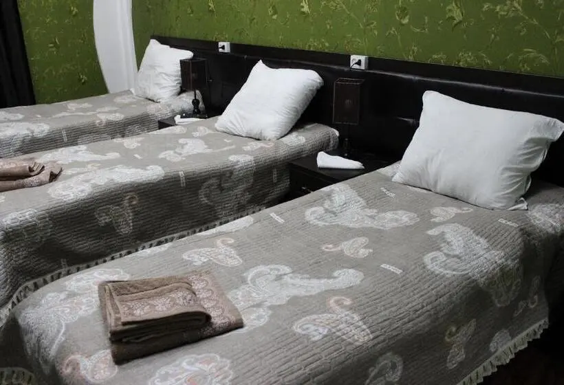 اتاق استاندارد چهار تخته, Zarafshon In Dushanbe