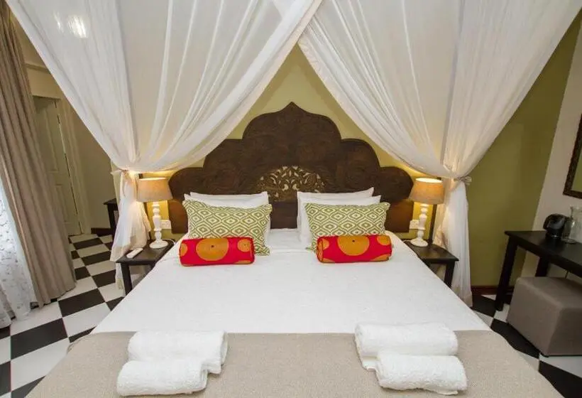 اتاق استاندارد, 528 Victoria Falls Guest House