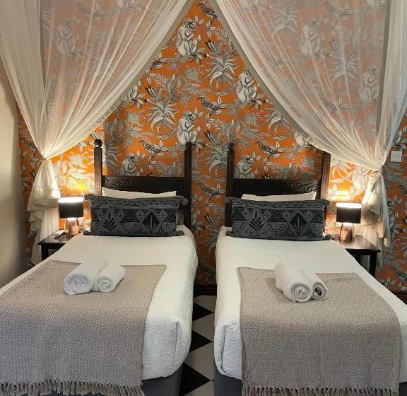 سوییت خانوادگی, 528 Victoria Falls Guest House