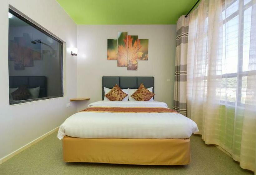 اتاق لوکس, Maple Inn