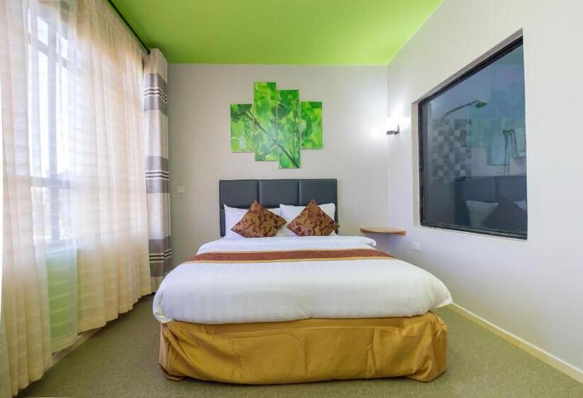 اتاق لوکس, Maple Inn