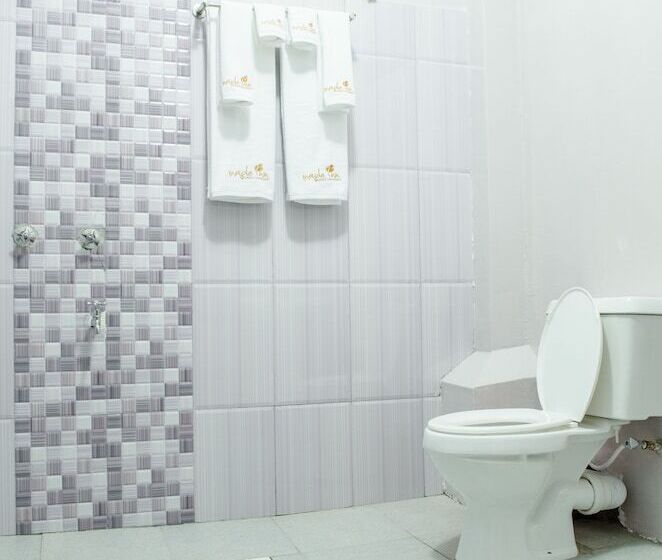 اتاق لوکس, Maple Inn