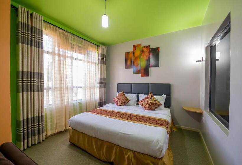 اتاق لوکس, Maple Inn