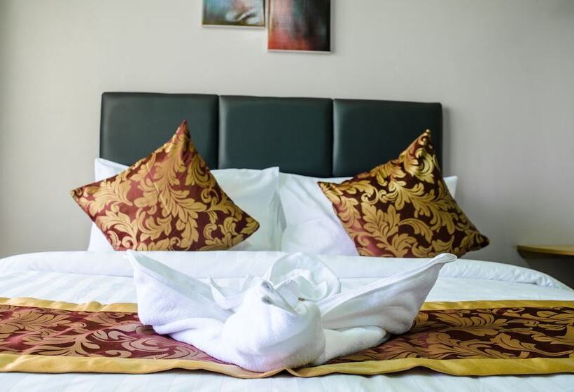 اتاق لوکس, Maple Inn