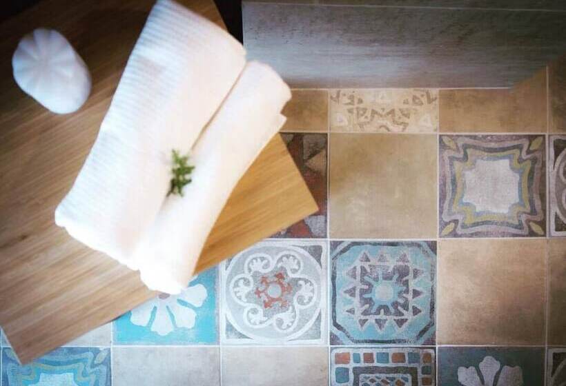 اتاق استاندارد چهار تخته, Fabrì 171