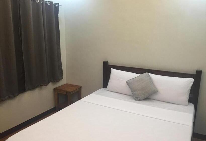 اتاق خانوادگی, Seaslugs Traveller S Inn