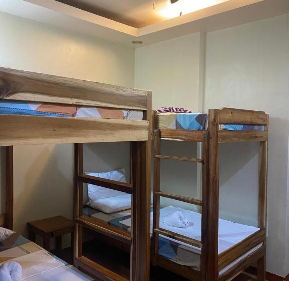 اتاق استاندارد چهار تخته, Seaslugs Traveller S Inn