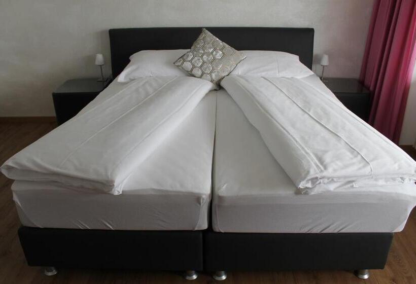 バルコニー付きスタンダードルーム, Bernina Bed And Breakfast