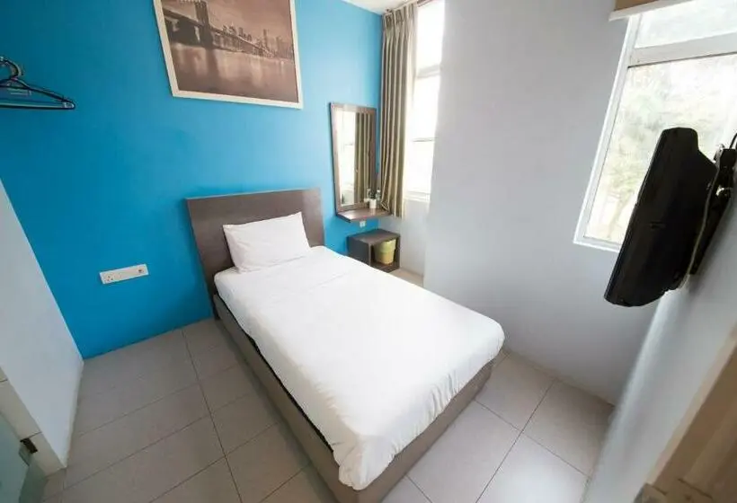 Standard Yhden Hengen Huone, Golden Pearl Hotel Near Universiti Tun Hussein Onn Malaysia Uthm