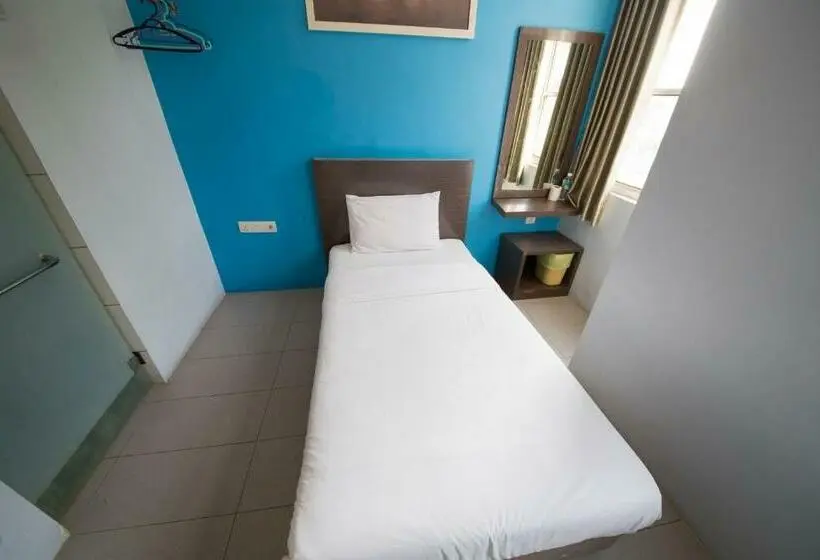 Standard Yhden Hengen Huone, Golden Pearl Hotel Near Universiti Tun Hussein Onn Malaysia Uthm