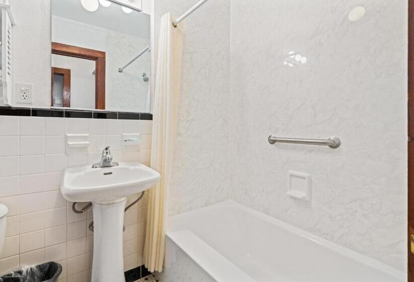 标准间带游泳池, Cavalier By The Sea