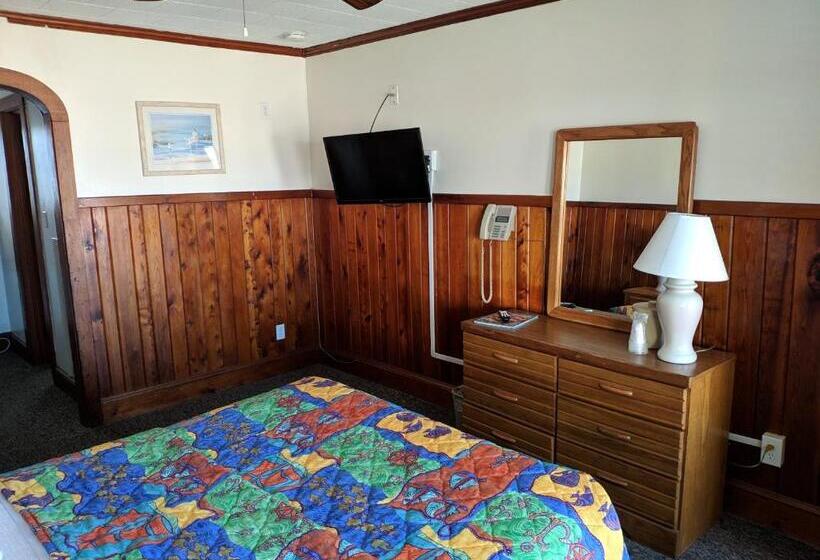 带特大床的标准间, Cavalier By The Sea