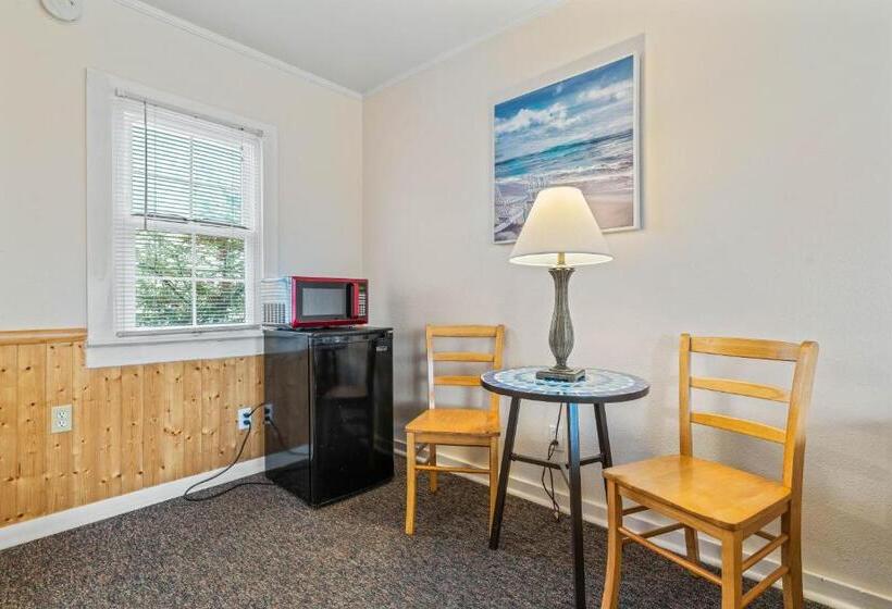 标准间, Cavalier By The Sea