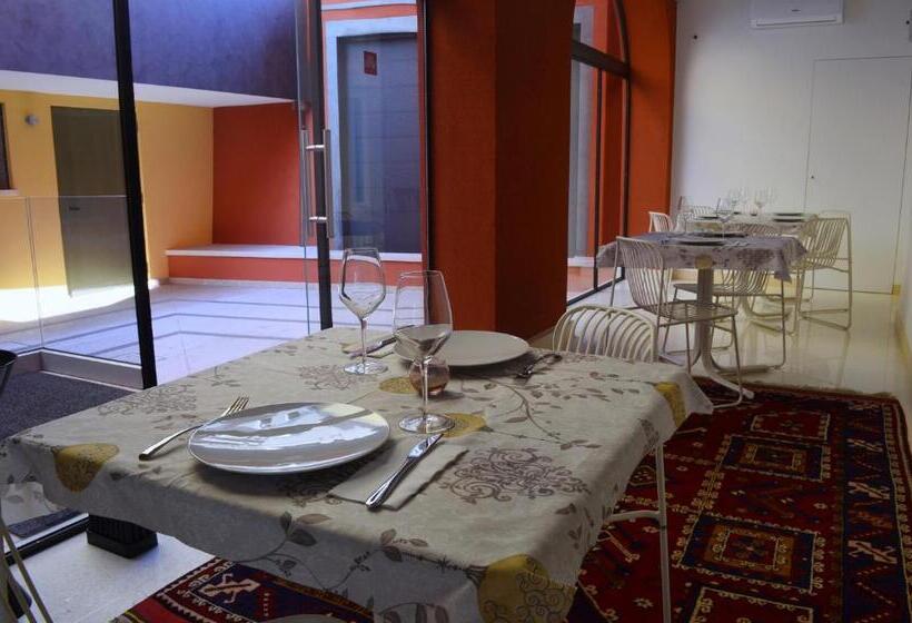 سوئیت جونیور با تراس, Antica Pusterla Relais De Charme